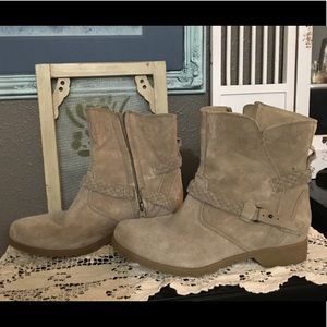 Teva De La Vina Suede Ankle Boots 8.5